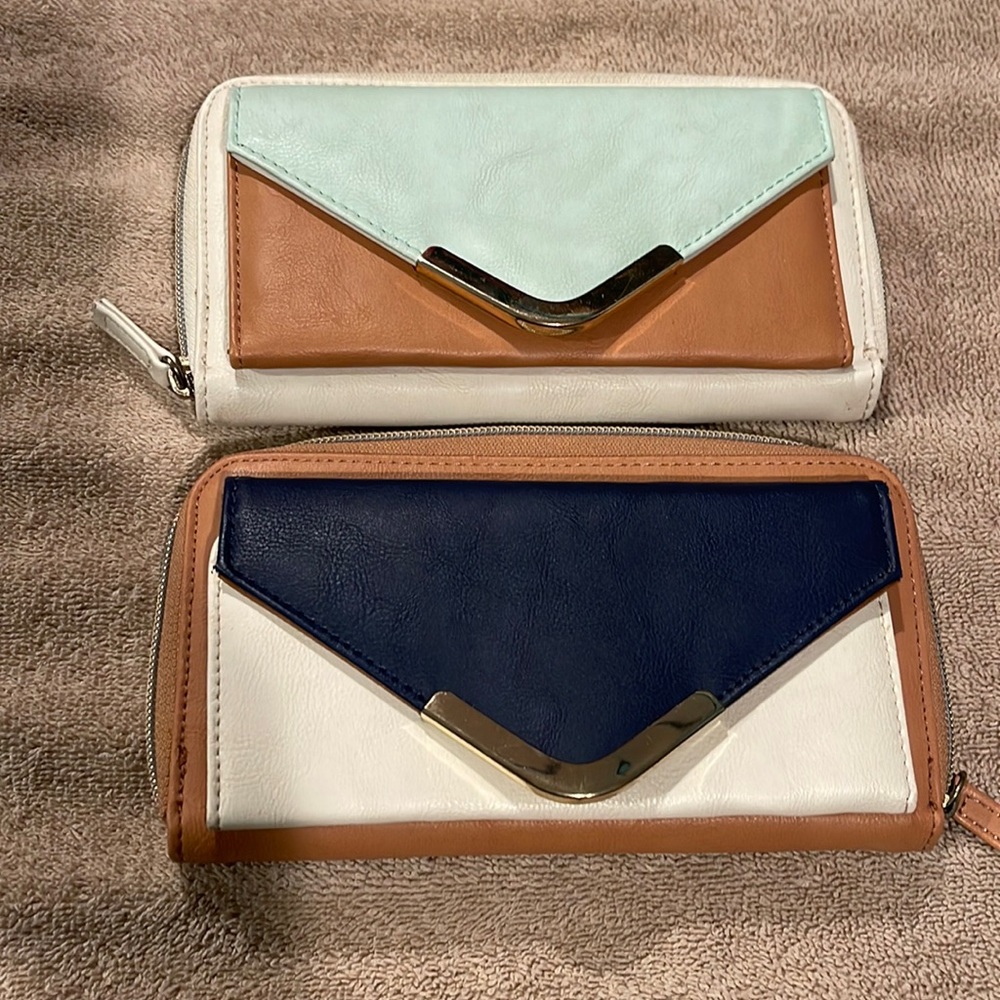 2 Apt 9 Wallets